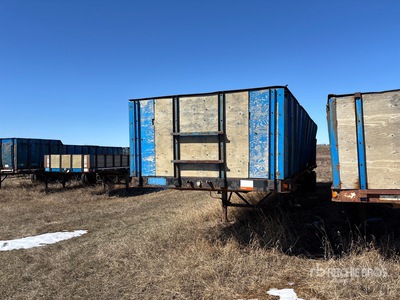 1997 Manac 48 ft T/A 48" wood sidewall Flatbed Trailer