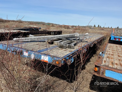 2004 Doepker 53 ft Tri/A Flatbed Trailer