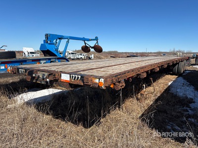 2007 Lode King 53 ft Tri/A Flatbed Trailer
