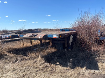 1999 Manac Tri/A 38 ft - 56 ft Extendable Beam Single Drop Step Deck Trailer