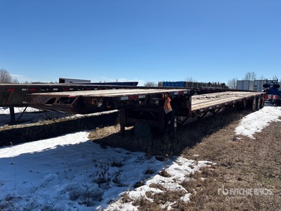 2013 Manac Tri/A 51 ft - 69 ft Extendable Single Drop Stufendeck-Anhänger