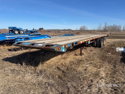 2004 Lode King 48 ft Tri/A Flatbed Oilfield Trailer