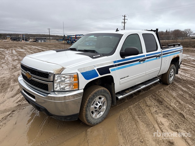 Chevrolet Silverado 2500 2013 Chevrolet Silverado 2500 Lt 4X4 Crew Cab Pickup