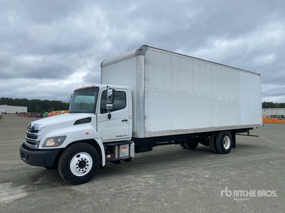 2017 Hino 268 4x2 Furgoneta caja cerrada