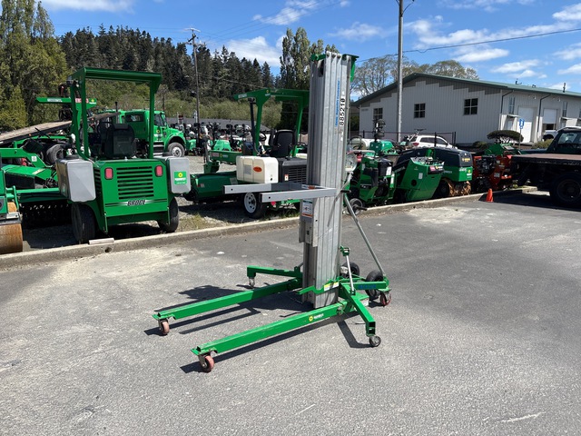 2016 Genie SLC-24 Material Hoist