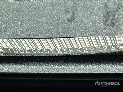 2000 lb Knuckle Boom on 2005 GMC C5500 4x2 Crane Truck