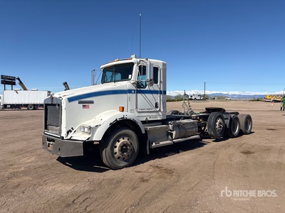 2012 Kenworth T800 8x4 Tri/A Dagcabine Trekker