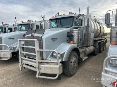 2013 Kenworth T800 T/A Dagcabine Trekker