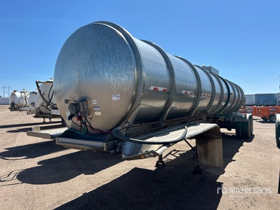 2002 Polar 6000 gal T/A Remolque cisterna de vacio