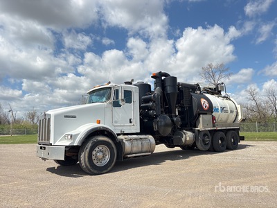 Vactor GUZZLER 2112HXX-PD on 2012 Kenworth T-800 Vacuum Tanker Truck