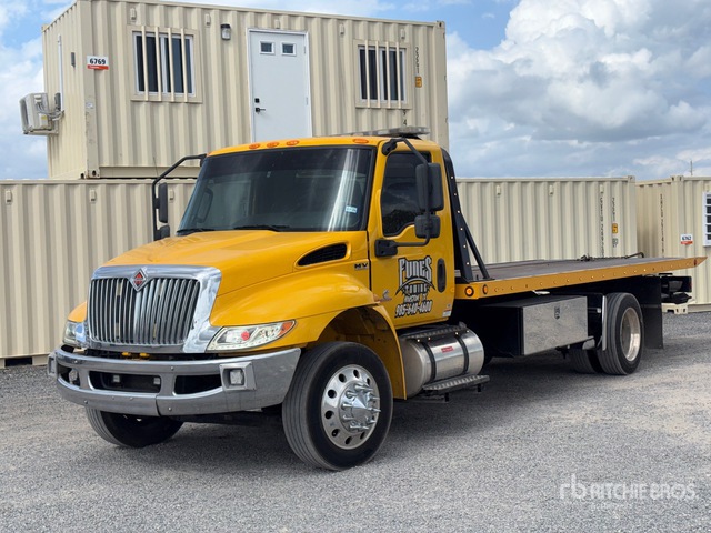 2020 International MV607 4x2 Rollback Truck