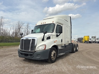 2016 Freightliner Cascadia 113 6x4 T/A Sleeper Truck Tractor