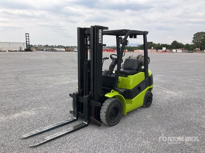 2013 Clark C25G Montacargas / Forklift