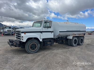 1982 International F2575 6x4 Camion à eau