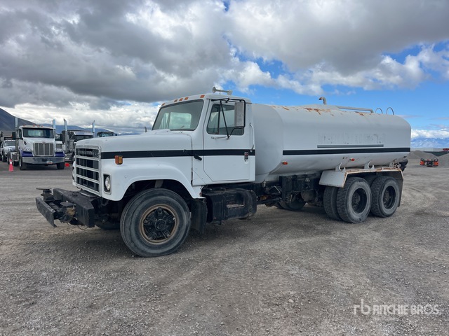 1982 International F2575 6x4 Water Truck