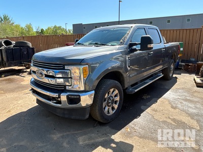 2017 Ford F-350 Lariat 4x4 Crew Cab Pickup