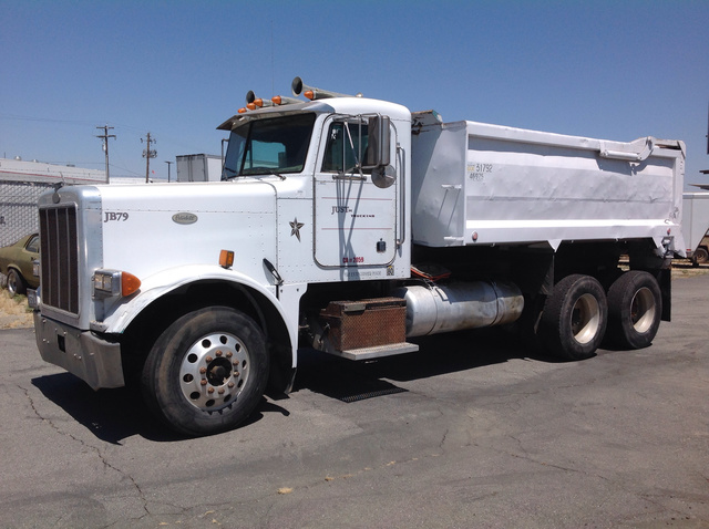 1999 Peterbilt 379 T/A Dump Truck