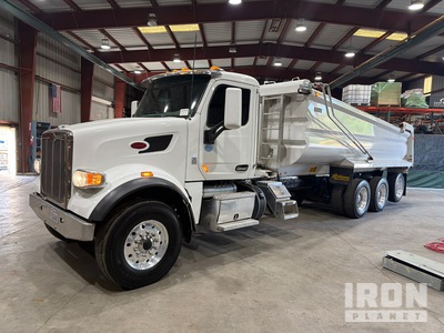 2019 Peterbilt 567 8x4 Transfer Camion à benne basculante Tri/E