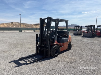 Pneumatic Tire Forklift