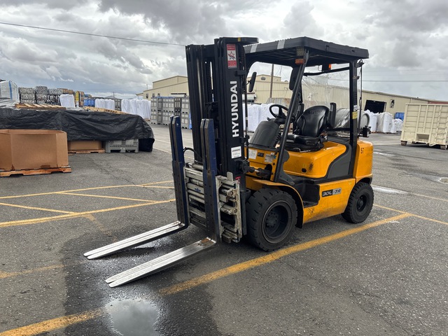 2022 Hyundai 30L-7A 5620 lb Cushion Tire Forklift