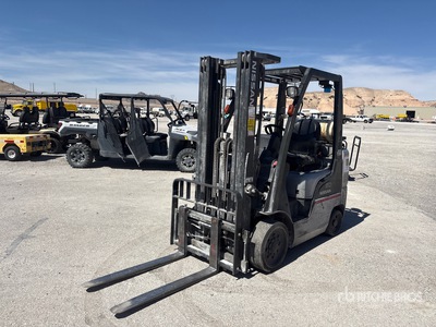 Nissan MCPL02A25LV 4400 lb Cushion Tire Carretilla Elevadora