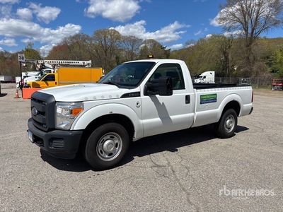 2013 Ford F-250 XL 4x2 Pickup