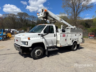Altec AT235P 35 ft on 2006 GMC 5500 4x2 Cable Placer Bucket Truck