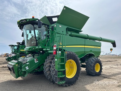 2019 John Deere S780 Combine Harvester