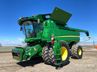 2015 John Deere S690 Cosechadora