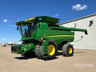 2013 John Deere S690 Mietitrebbia