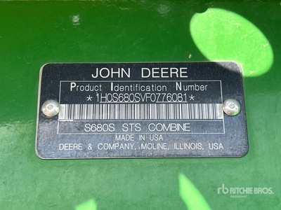 2015 John Deere S680 Combine Harvester