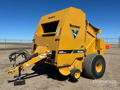 2022 Vermeer 605N Round Baler