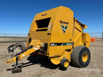 2022 Vermeer 605N Presse à balles cylindriques