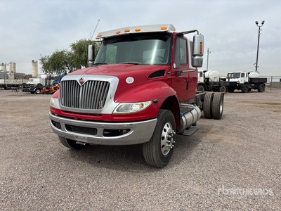 2015 International 4300 4x2 Cabine et châssis