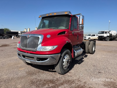 2015 International 4300 4x2 Cabine et châssis