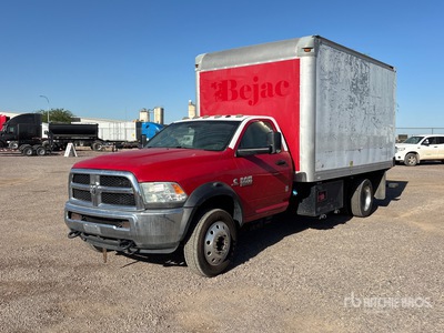 2015 Ram 5500 4x2 Furgoneta caja cerrada