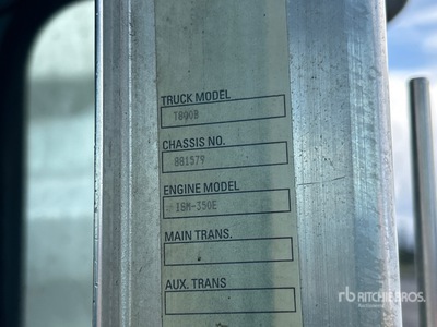 2001 Kenworth T800 T/A Day Cab Truck Tractor