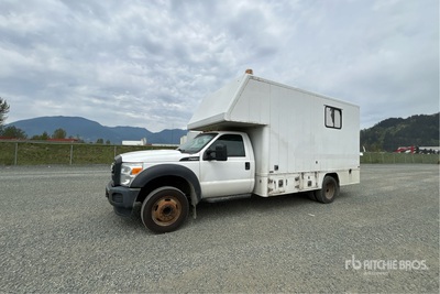 2015 Ford F-550 XL 4x2 Fibre Splicing Gesloten vrachtwagen