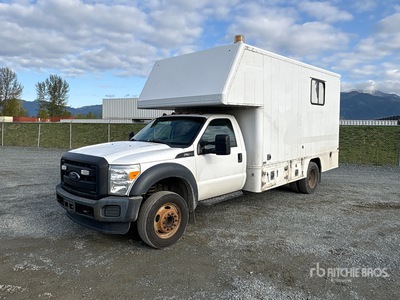 2015 Ford F-550 XL 4x2 Fibre Splicing Furgoneta caja cerrada