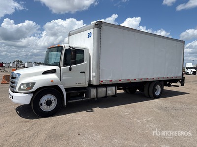 2013 Hino 268 Kastenwägen