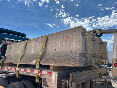 Quantity of (4) Bariera