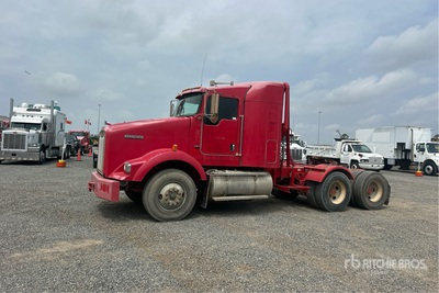 2013 Kenworth T800 6x4 T/A Sleeper Truck Tractor