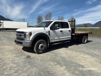 2018 Ford F-550 XLT 4x4 Crew Cab Flatbed Truck