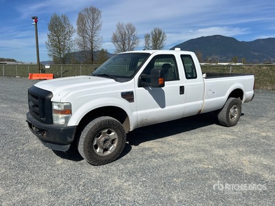 2010 Ford F-350 XL 4x4 Extended Cab Pickup