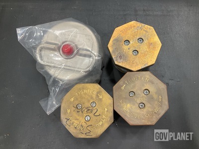 (3) Dresser 701115A Filler Caps & (1) Capitol SM032578 Filler Cap