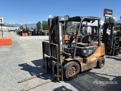 Doosan G30P-5 5300 lb Cushion Tire Wózek widłowy (Inoperable)