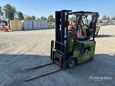 Clark TMX15 2500 lb Cushion Tire Wózek widłowy