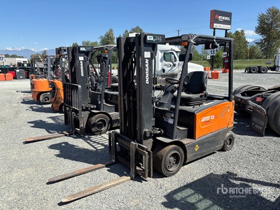 Doosan B25X-7 4600 lb Montacargas Eléctrico (Inoperable)