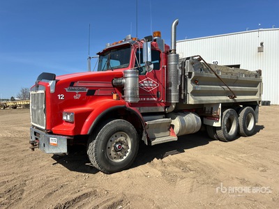 2005 Kenworth T800B 6x4 T/A Dump Truck