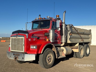 2005 Kenworth T800B 6x4 T/A Dump Truck